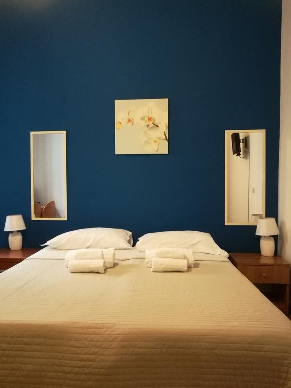 Pensión Ares Roma